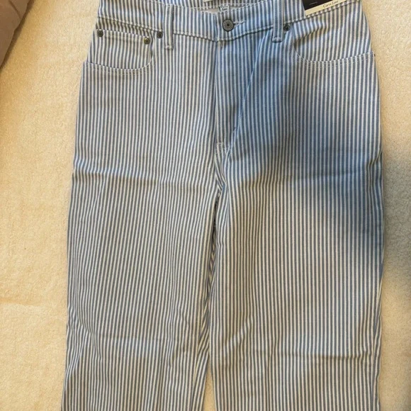 Abercrombie High Rise Relaxed Jeans - Picture 3 of 4